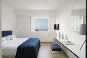 Deluxe Double Room with Sea View room in Domo 20