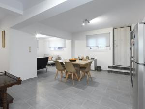 2 bedroom aprtmnt next to Hilton andhospitals