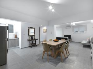 2 bedroom aprtmnt next to Hilton andhospitals