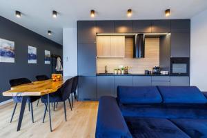 Panorama Capital Black