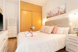 -MalagaSunApts- Huge & CentralPool* FreePARK*