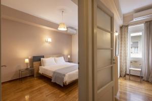 Prime Location 2 BR APT next to the Acropolis