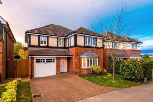 Luxurious Cosy 4BR Home Cheshire