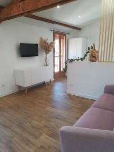 Appartements * Studio Cosy - Vue Cathedrale * Wifi * : photos des chambres