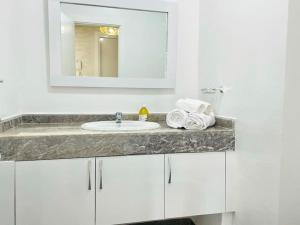 Superbe Appartement avec Piscine - 5 min de la Plage à Imi Ouaddar