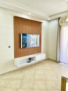 Superbe Appartement avec Piscine - 5 min de la Plage à Imi Ouaddar