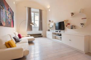 Le Grazie Luxury Apartment by Mmega
