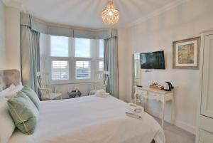 King Suite with Sea View room in Beaches Guest House