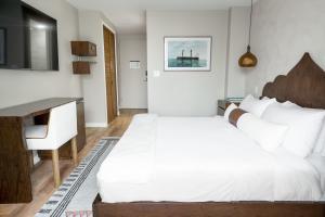 Standard King Room room in McCarren Hotel & Pool
