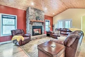 Cozy Home with Patio, 2 Mi to Dale Hollow Lake! - Red Boiling Springs