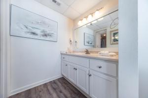 Edgewater Tower I 904