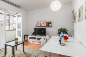 Cosy Apartment with Veranda in Gaia - 1E