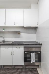 Cosy Apartment with Veranda in Gaia - 1E