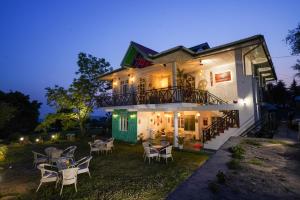 The Autumn Home - Cafe & Homestay