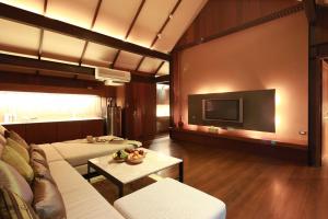 Vanilla hill (hill lodge)