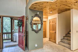 Spacious Pine Mountain Club Cabin w Fire Pit