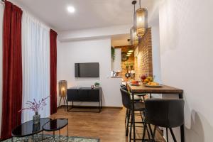 Brickwall Apartments 