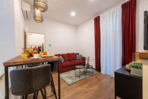 Brickwall Apartments 