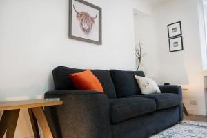 Central 2 bedroom luxury home close to River Ness