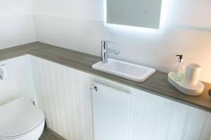 Central 2 bedroom luxury home close to River Ness