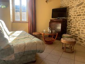 Maisons de vacances Gite Saint-Mars-sur-Colmont, 4 pieces, 6 personnes - FR-1-600-100 : photos des chambres