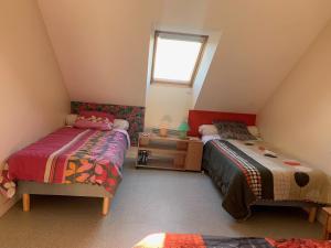 Maisons de vacances Gite Saint-Mars-sur-Colmont, 4 pieces, 6 personnes - FR-1-600-100 : photos des chambres