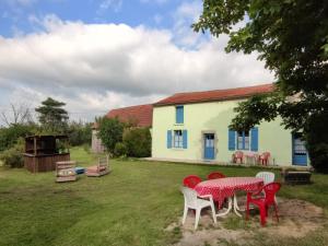 Maisons de vacances Gite Saint-Didier-la-Foret, 3 pieces, 5 personnes - FR-1-489-316 : photos des chambres