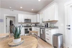 Charming 3-bedroom in vibrant new neighborhood - Yegen