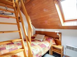 T3 Duplex 43m², 2 chambres, balcon, animaux admis, calme, proches commodités, 3 stations ski - FR-1-402-29