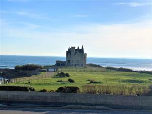 Studio 33m² à Quiberon, proche centre, animaux admis, parking inclus - FR-1-478-96