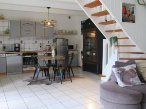 Maisons de vacances Maison Perros-Guirec, 4 pieces, 4 personnes - FR-1-368-254 : photos des chambres