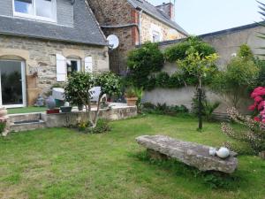 Maisons de vacances Maison Perros-Guirec, 4 pieces, 4 personnes - FR-1-368-254 : photos des chambres