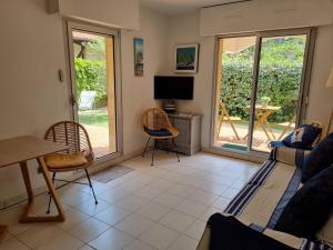 Arcachon, Ville de Printemps - Appartement T2 avec Jardin à 250m des Plages - FR-1-433-91