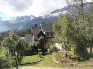 Casa privada amplia y tranquila, rodeada de naturaleza.
