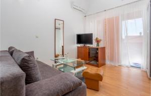 Awesome Apartment In Krk With 2 Bedrooms And Wifi