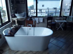 Monas Risibiki Seaside