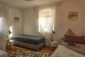 Kunstvoll - individuelle 4-Zimmer Ferienwohnung mit Balkon in Meißen