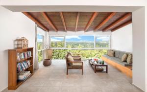 Villa Chrysallis with heated pool