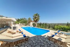 Villa Chrysallis with heated pool - Níppos
