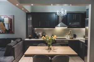 Luxury katrinas apartment with outdoor jacuzzi
