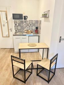 Appartements Studios charmants cosy a 5 minutes du centre-ville : Studio Standard