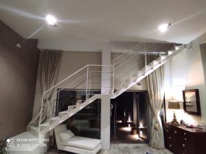 Habitación y baño en planta independiente en centro de sevilla