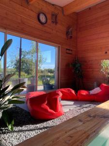 Maisons de vacances Maison avec piscine interieure chauffee,sauna, et billard : photos des chambres