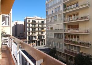 Lets Holidays Centric Apartment in Barcelona