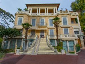 Appartements Charmant 2 pieces avec terrasse, jardin et parking dans residence avec piscine a Menton - FR-1-196-313 : photos des chambres