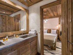 Appartement 4 chambres au centre de Courchevel 1850 avec parking - FR-1-564-93