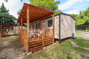 Mobile home in Camp Paklenica, Starigrad, on beach