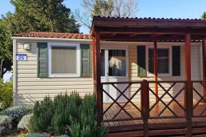 Mobile home in Camping Paklenica, Starigrad, at the beach 