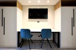 Elegant studio six in Bacolod across Ayala Mall
