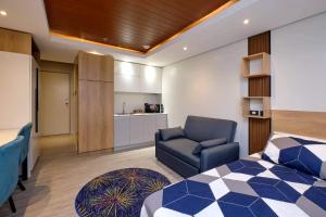 Elegant studio six in Bacolod across Ayala Mall